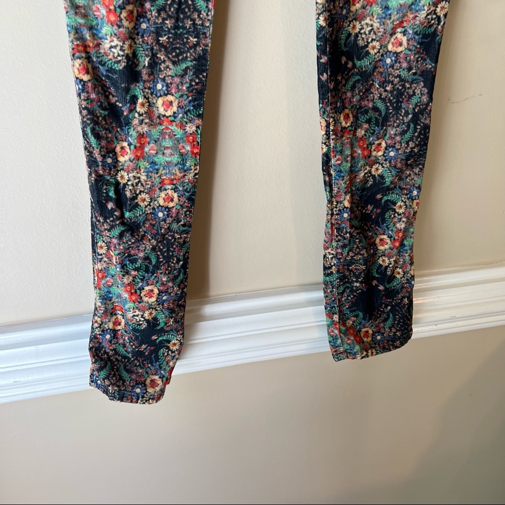 COPY - Alice and Olivia floral cordoury pants - Picture 7 of 8